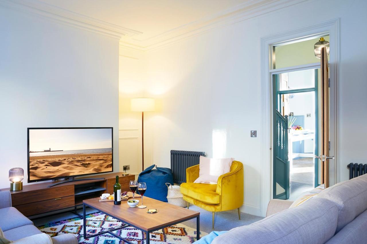 The Stoop, Stunning Sea Views! Apartment Scarborough Exterior photo
